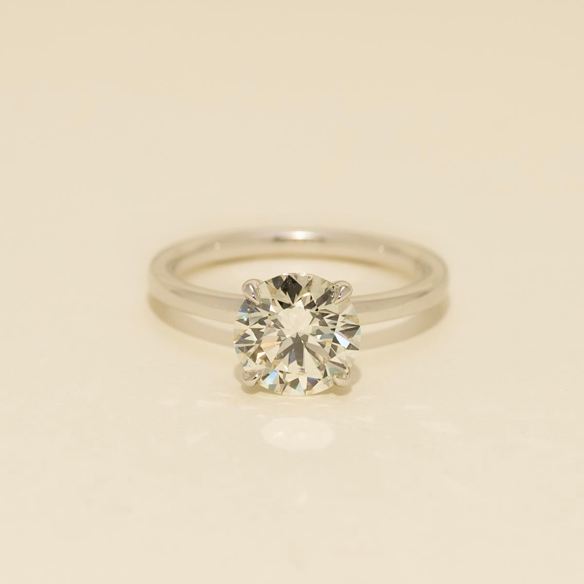 Diamond Solitaire Engagement Ring in 18kt White Gold (2ct)