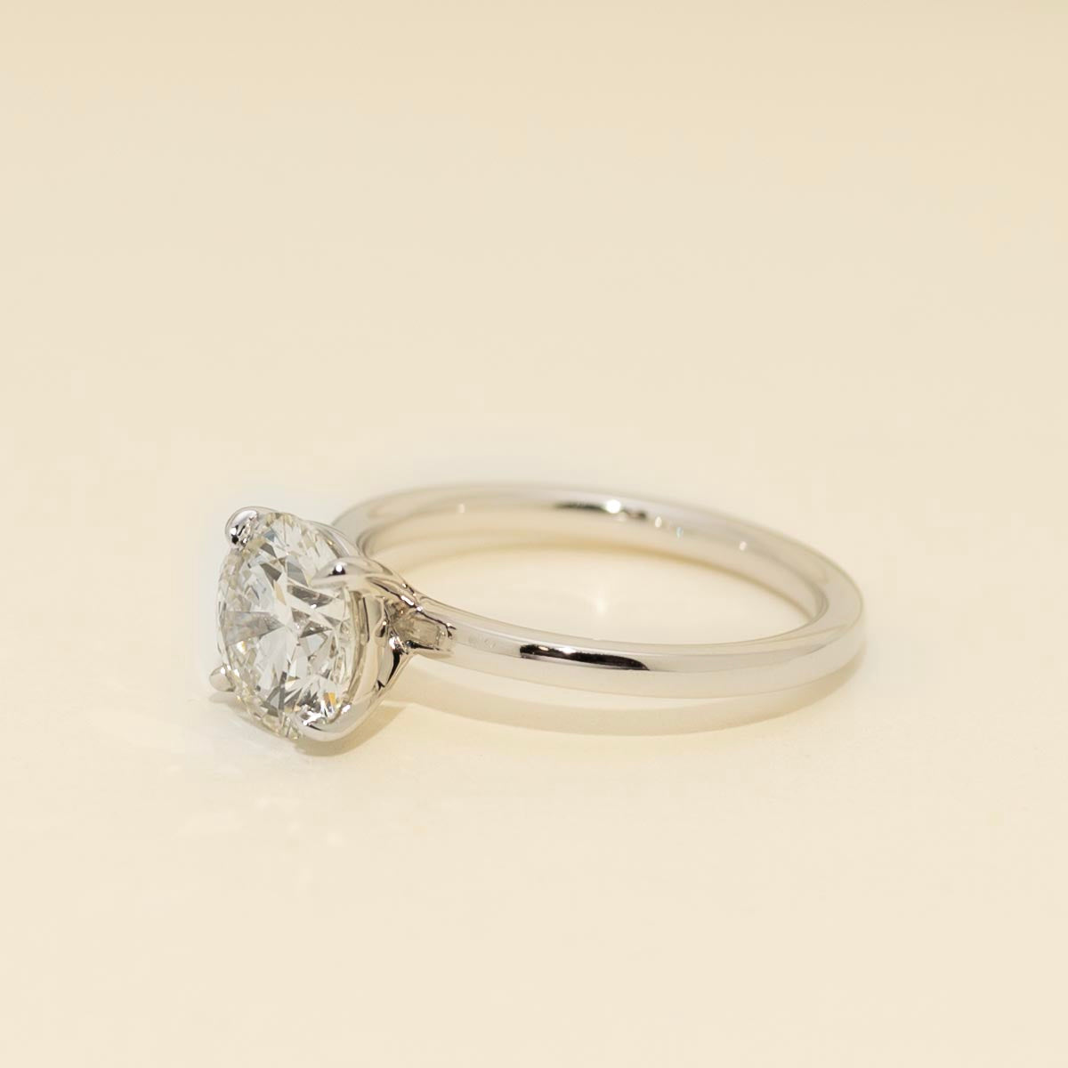 Diamond Solitaire Engagement Ring in 18kt White Gold (2ct)