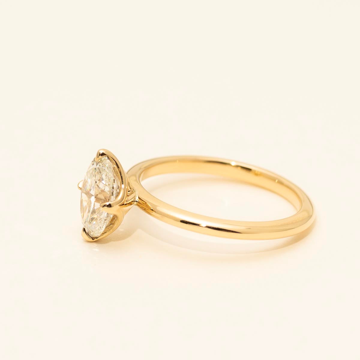 Oval Diamond Solitaire Engagement Ring in 18kt Yellow Gold (1 1/2ct)