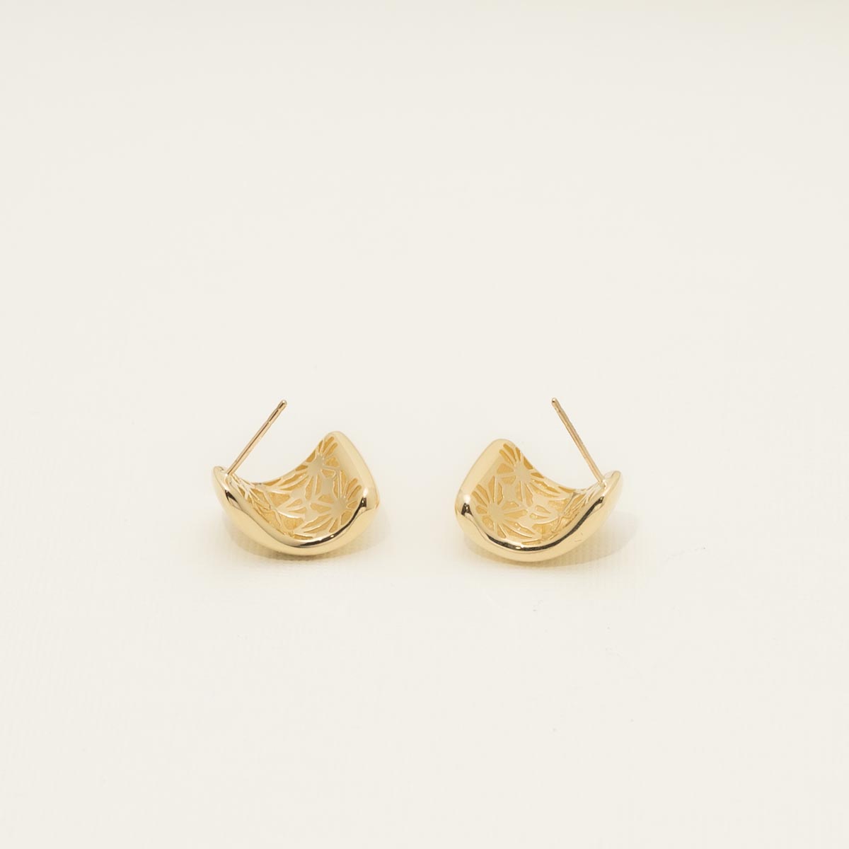 Graduated Puff Earrings in 14kt Yellow Gold