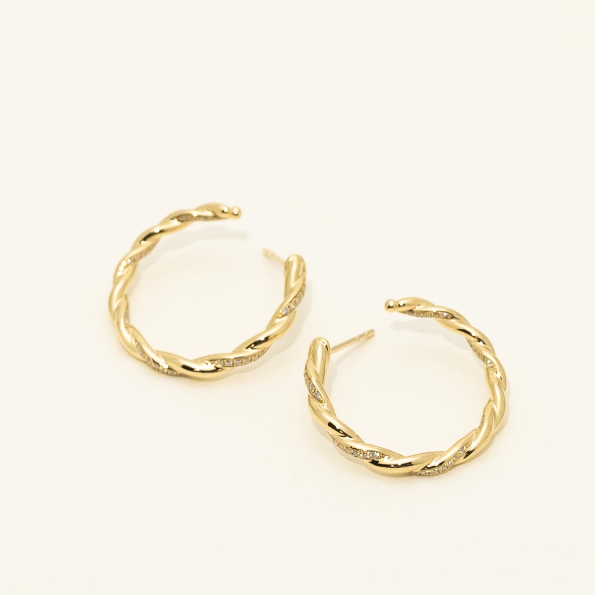 Memoire Diamond Vine Twist Hoops in 18kt Yellow Gold (1/5ct tw)
