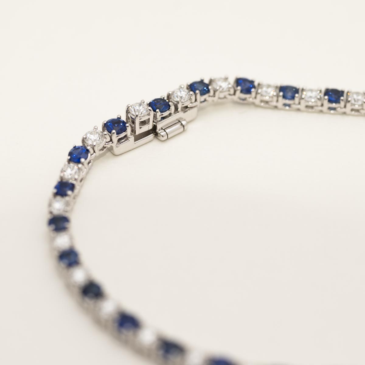 Sapphire and Diamond Necklace in 18kt White Gold (4 1/2ct tw)