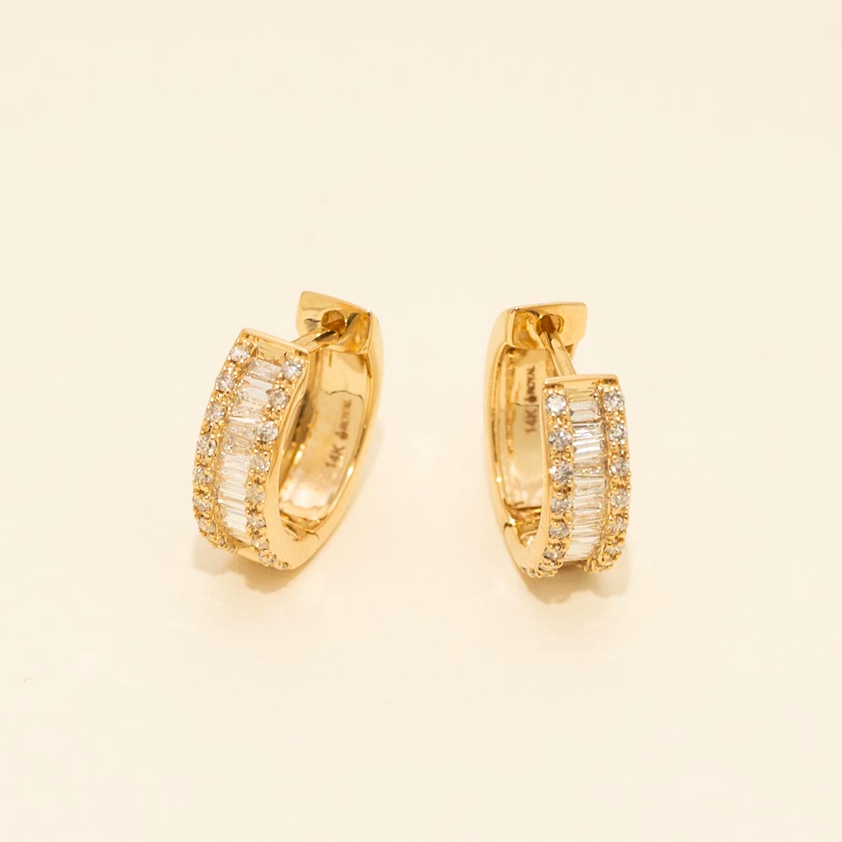 Baguette Diamond Huggie Hoop Earrings in 14kt Yellow Gold (3/8ct tw)