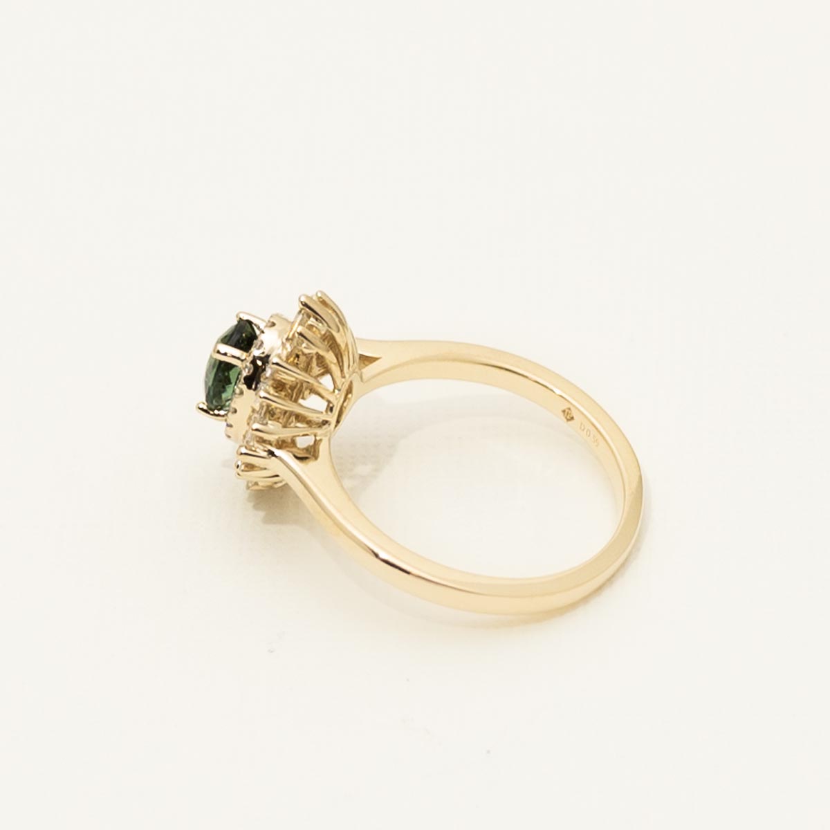Maine Green Tourmaline Oval Halo Ring in 14kt Yellow Gold with Diamonds (5/8ct tw)