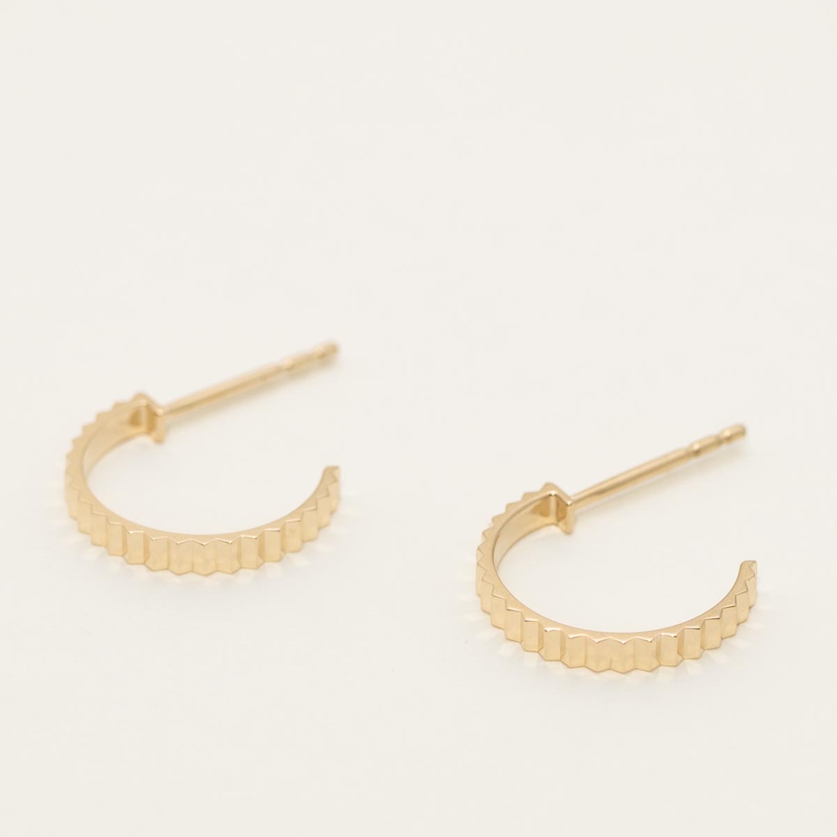 Grooved Hoop Earrings in 14kt Yellow Gold