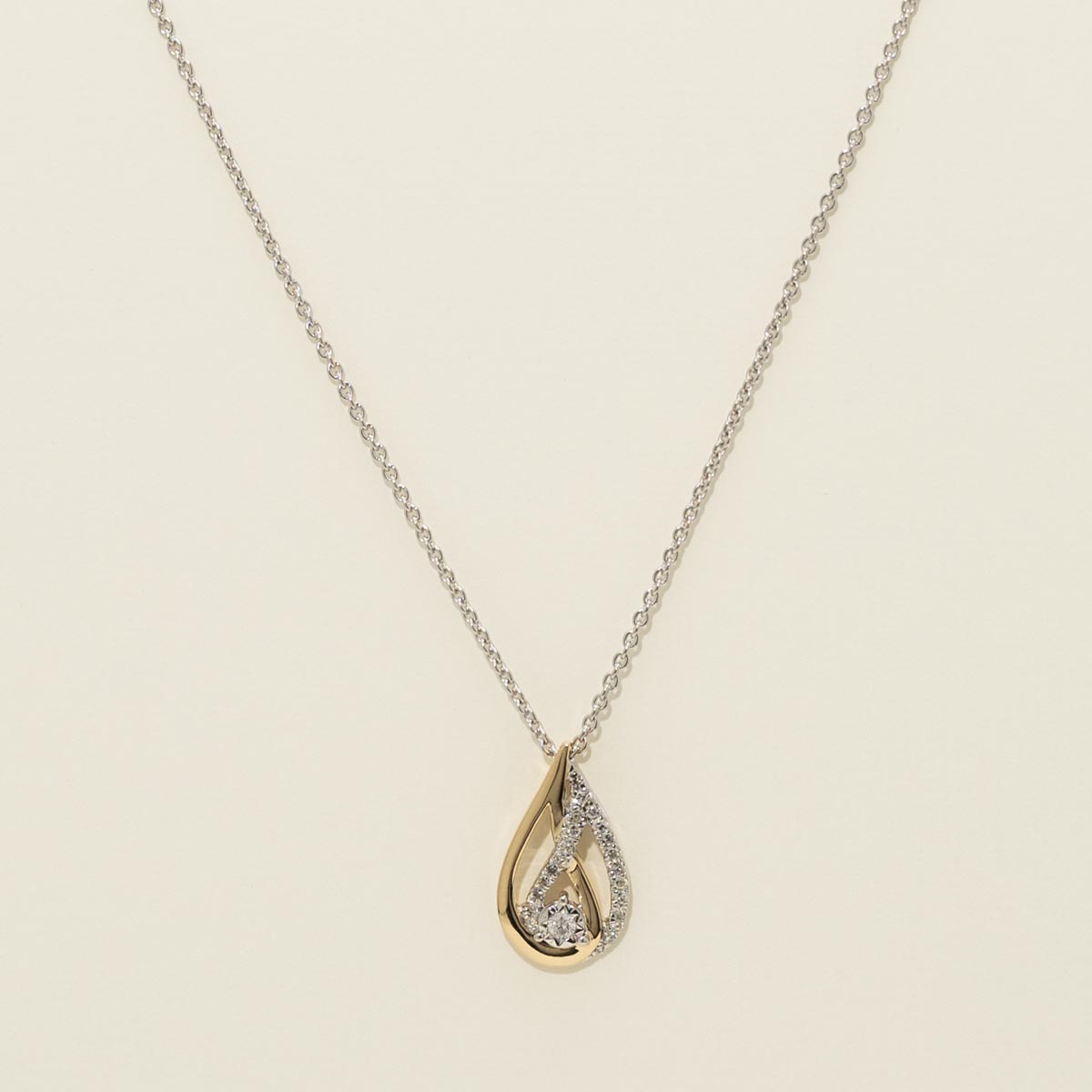 Diamond Fashion Necklace in Gold and Silver (1/10ct tw)