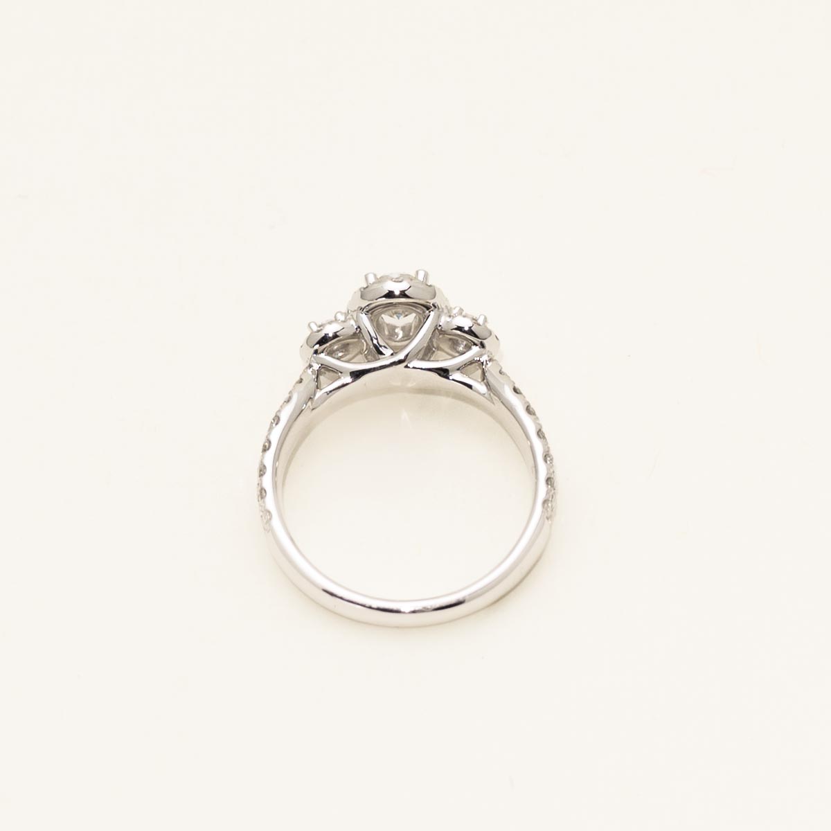 Oval Diamond Halo Engagement Ring in 14kt White Gold ( 1/13ct tw)