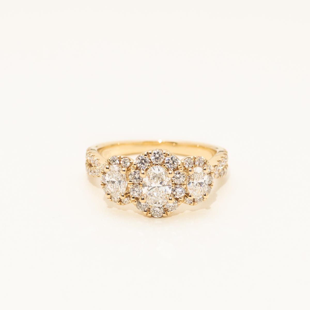 Oval Diamond Three Stone Engagement Ring in 14kt Yellow G old (1 3/8ct tw)