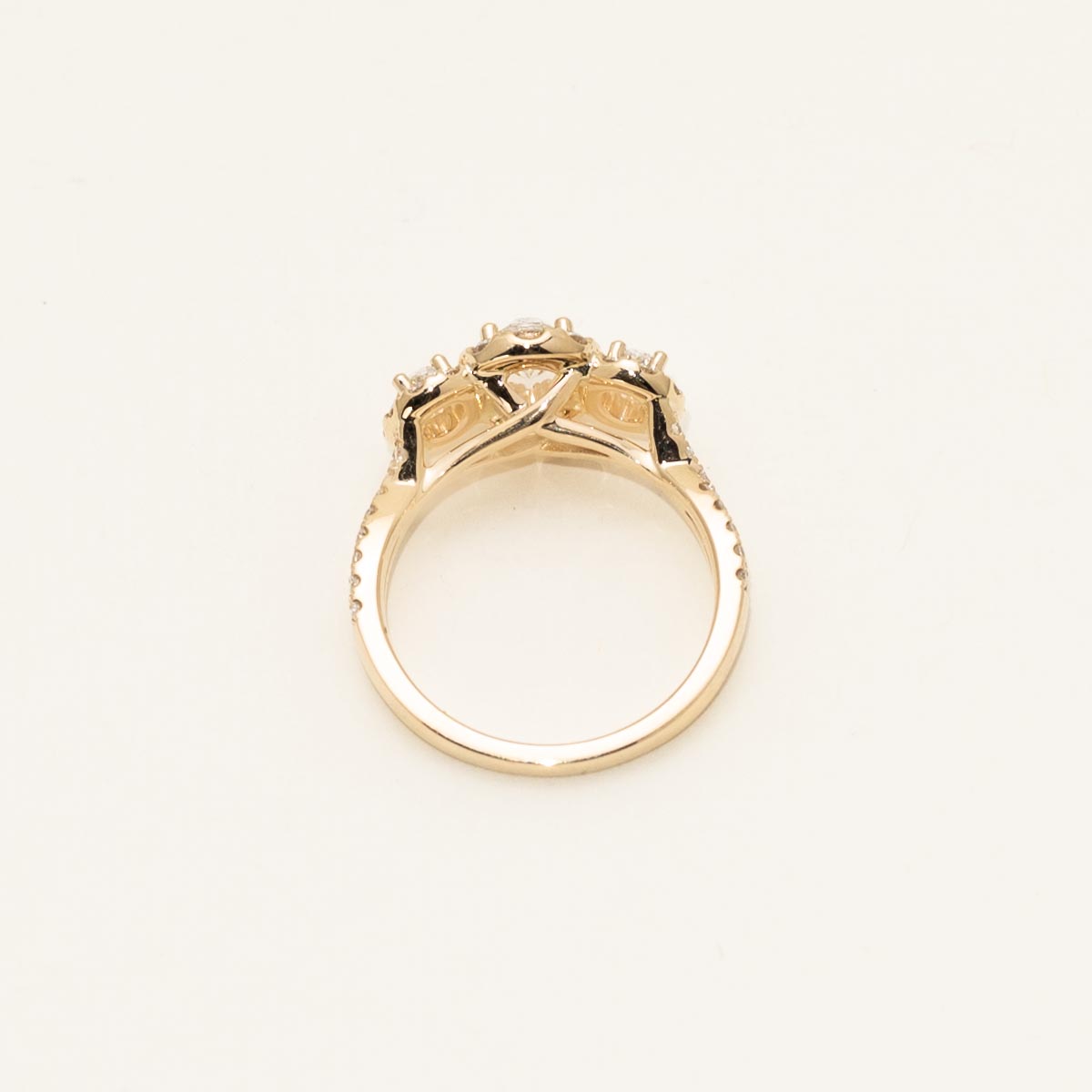 Oval Diamond Three Stone Engagement Ring in 14kt Yellow G old (1 3/8ct tw)