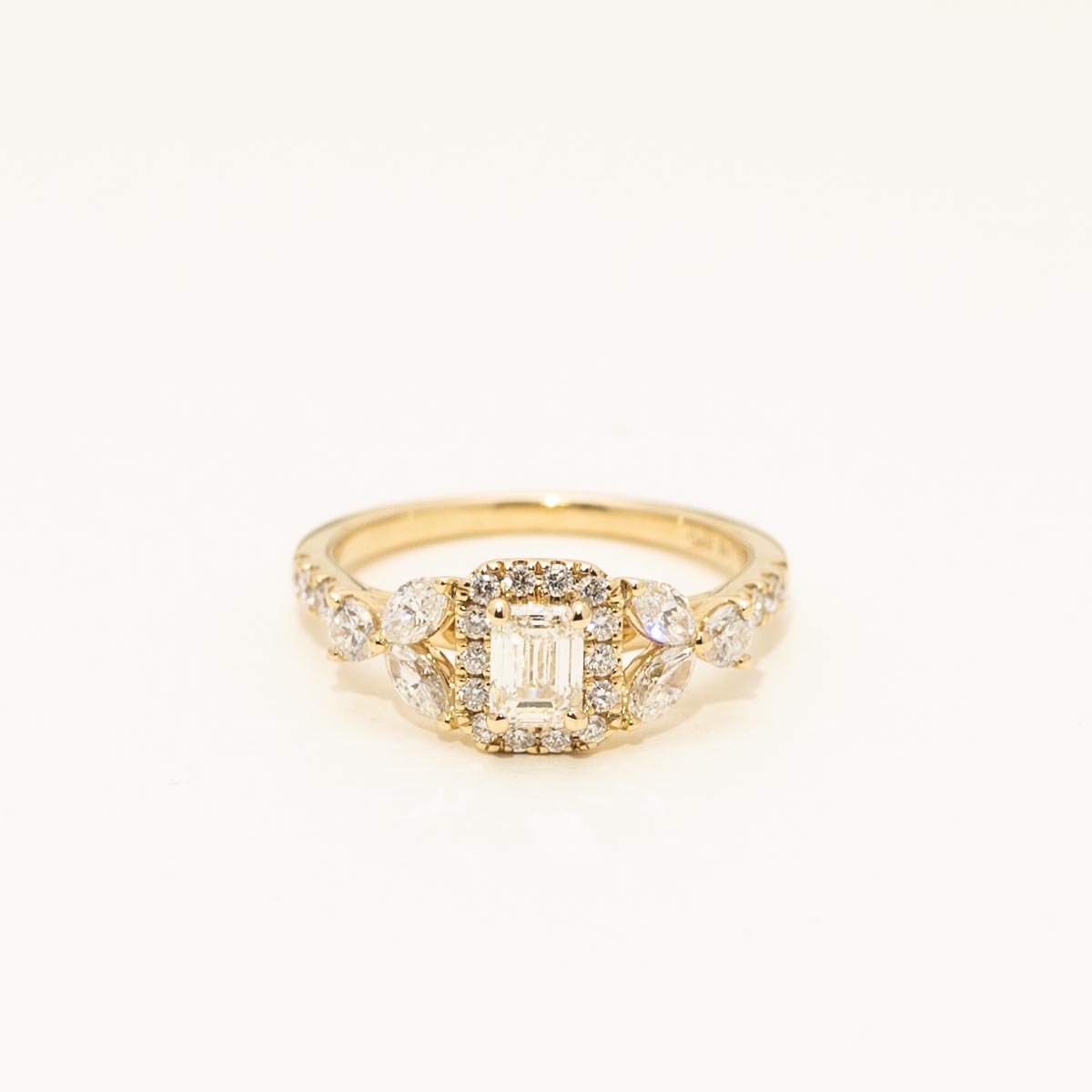 Emerald Cut Diamond Halo Engagement Ring in 14kt Yellow Gold (1 1/3ct tw)