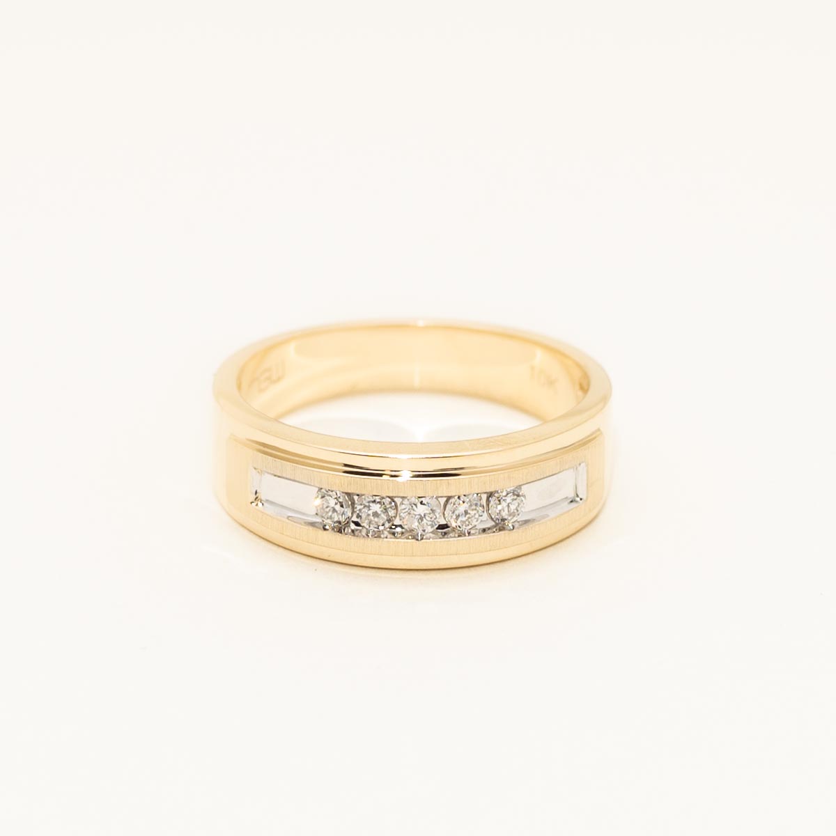 Mens Diamond Band in 10kt Yellow Gold (1/4ct tw)