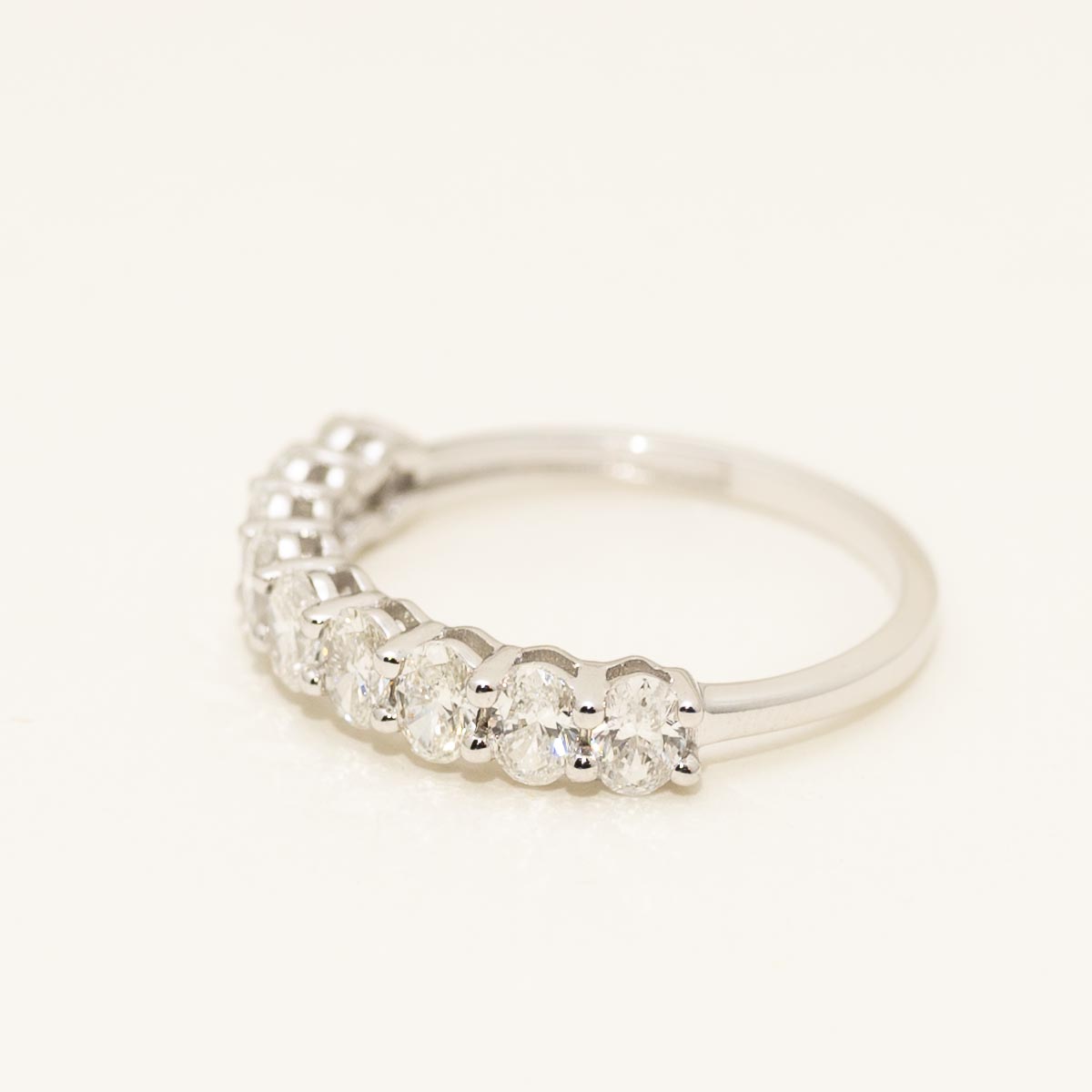 Oval Diamond Wedding Band in 14kt White Gold (1 1/3ct tw)