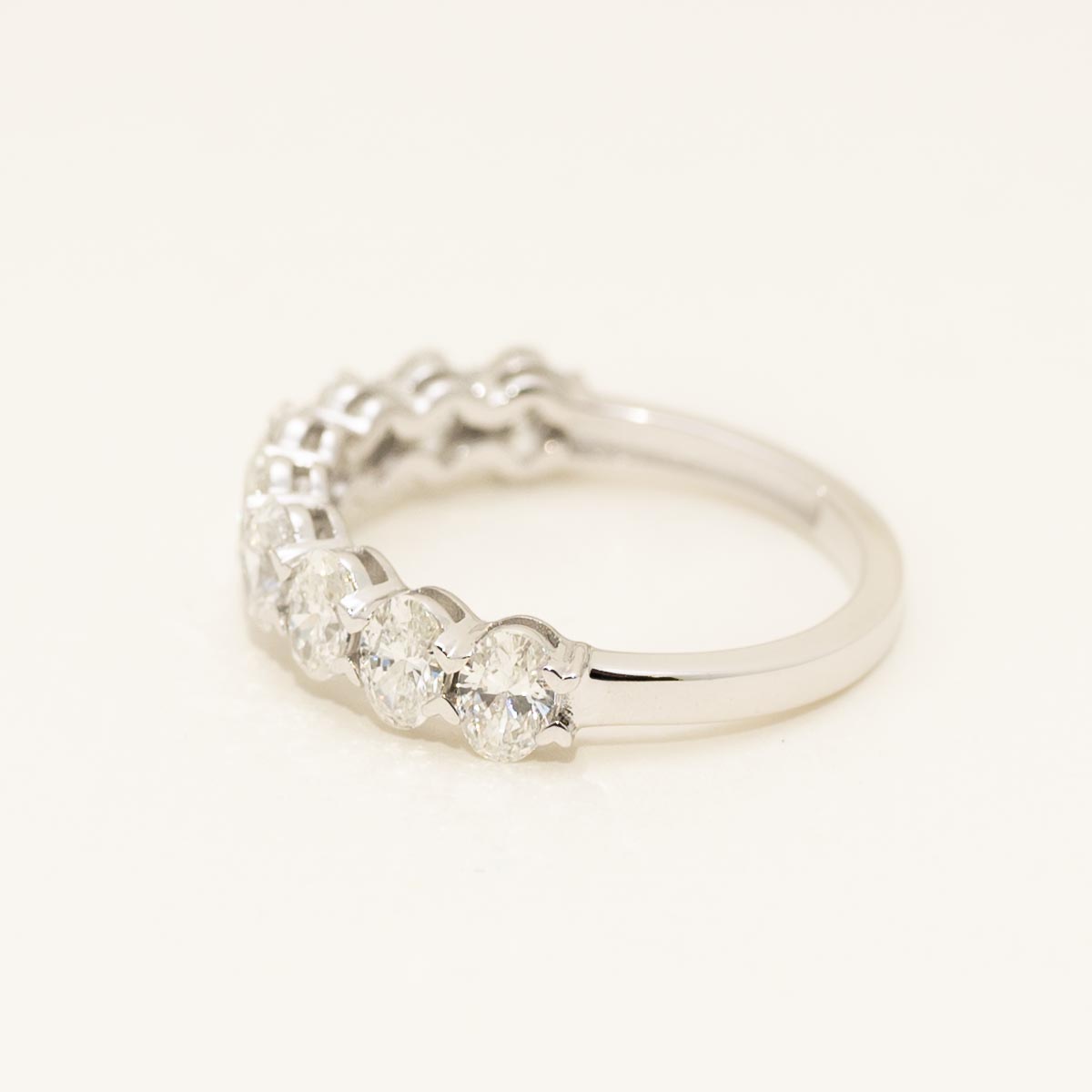 Oval Diamond Wedding Band in 14kt White Gold (1 5/8ct tw)