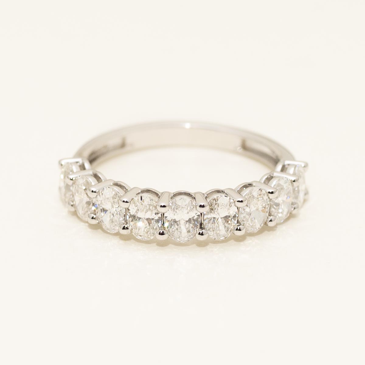 Oval Diamond Wedding Band in 14kt White Gold (1 3/4ct tw)