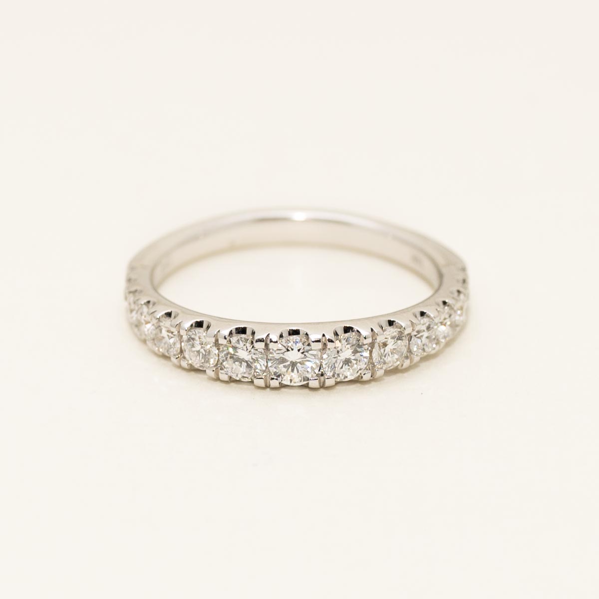 Diamond Graduated Band in 14kt White Gold (3/4ct tw)