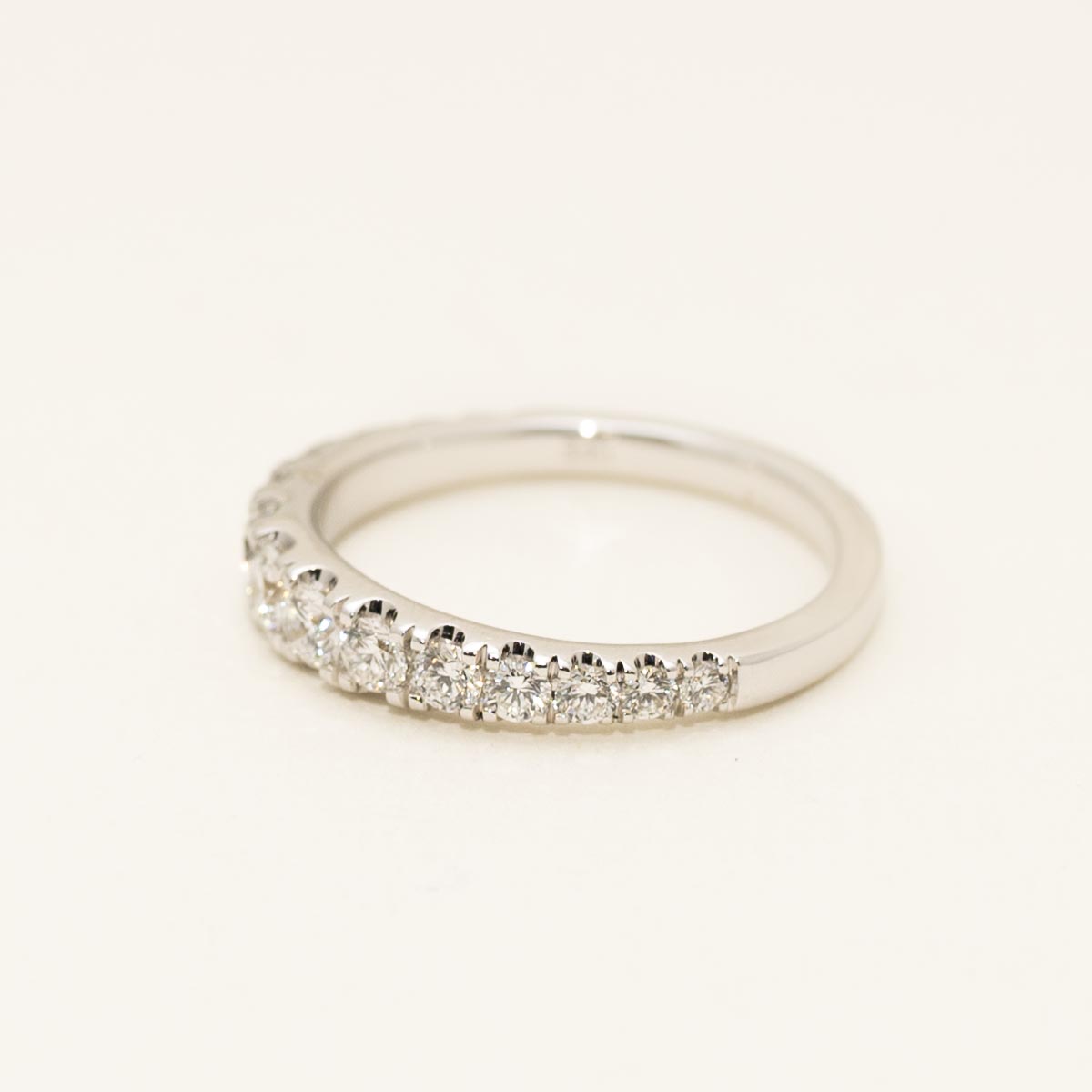 Diamond Graduated Band in 14kt White Gold (3/4ct tw)