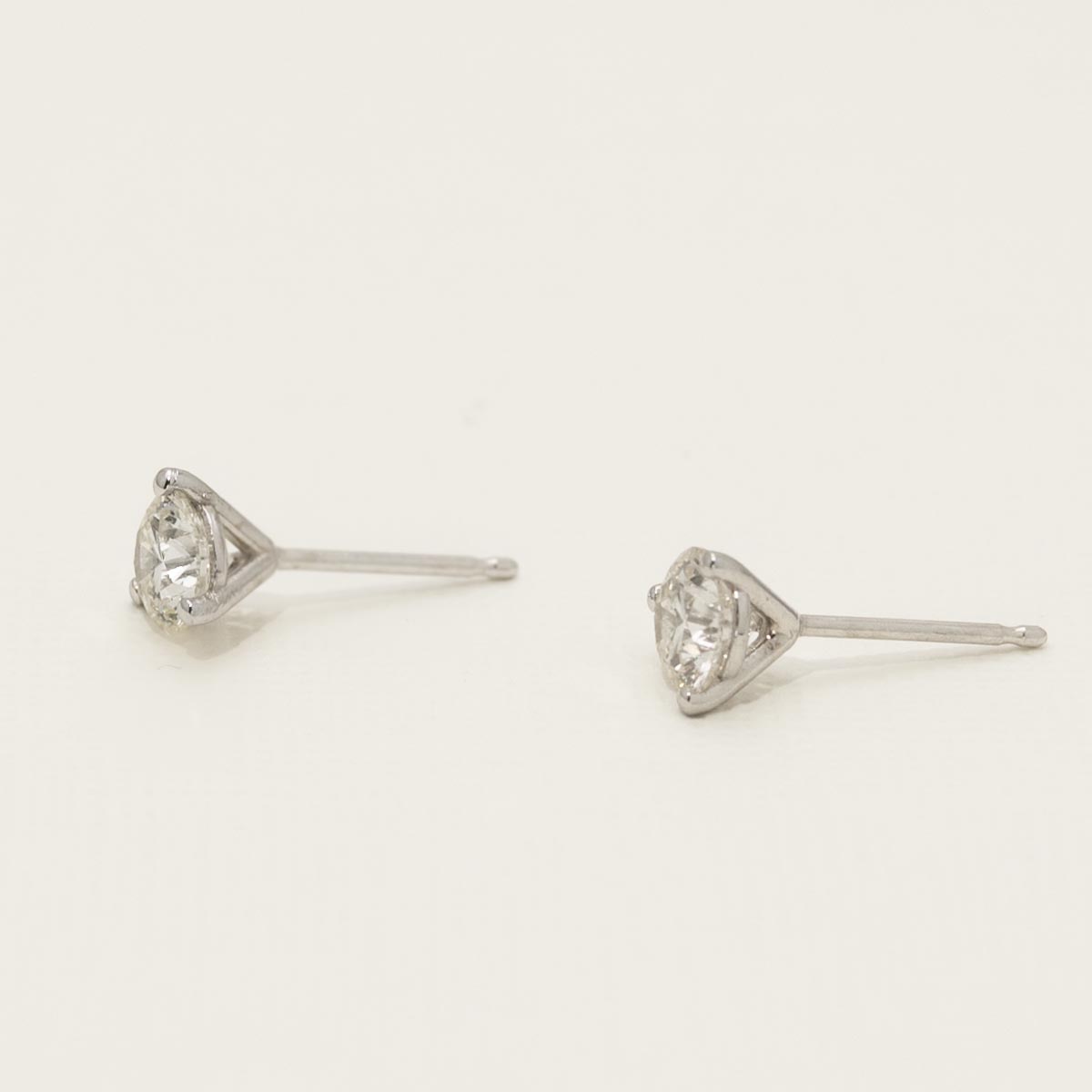 Diamond Stud Earrings in 14kt White Gold (1ct tw)