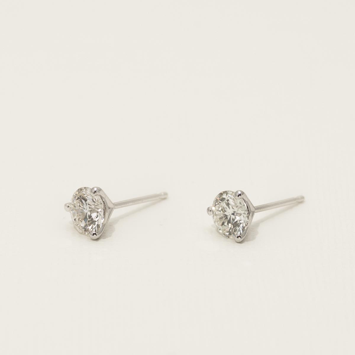Diamond Stud Earrings in 14kt White Gold (1 1/5ct tw)