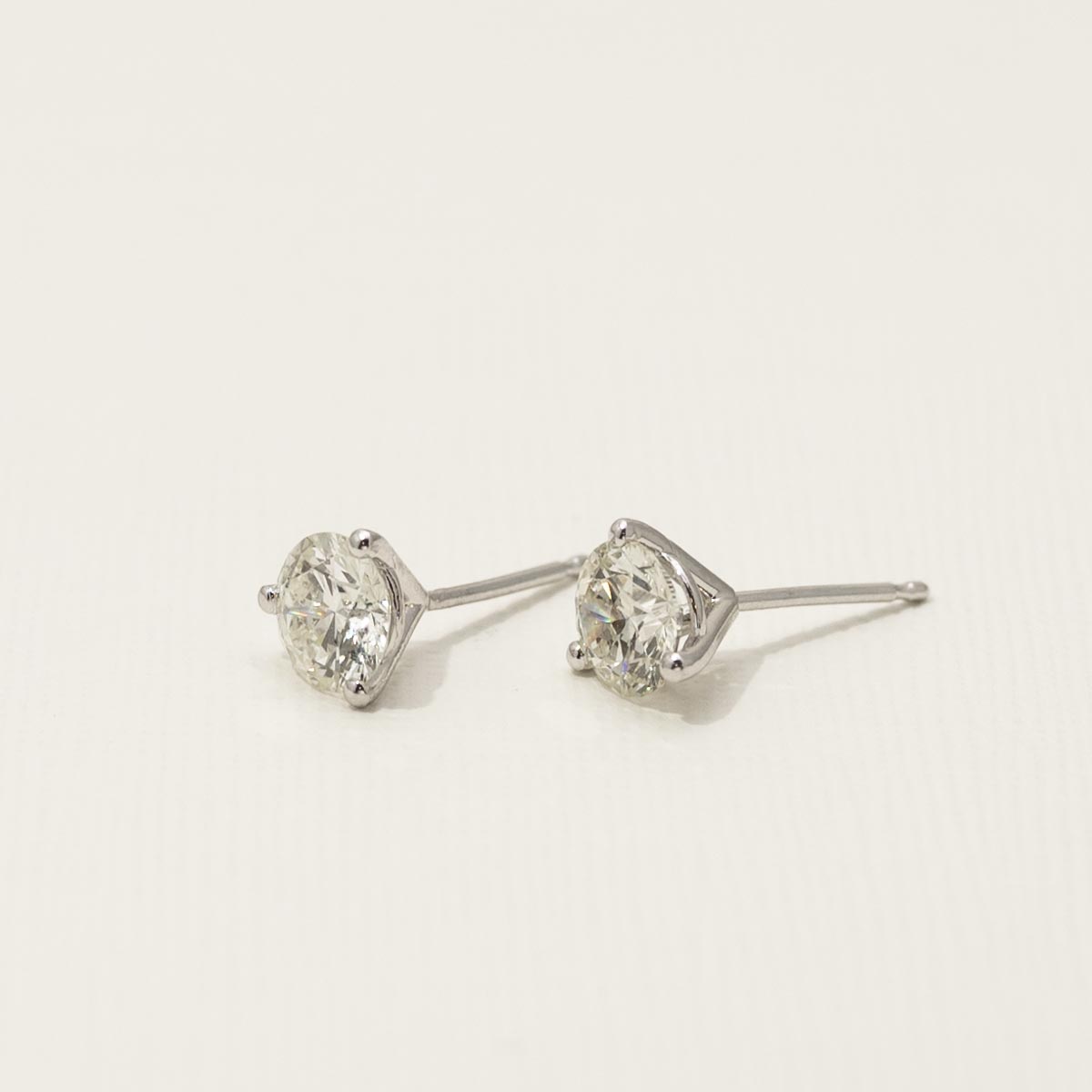 Diamond Stud Earrings in 14kt White Gold (1 3/8ct tw)