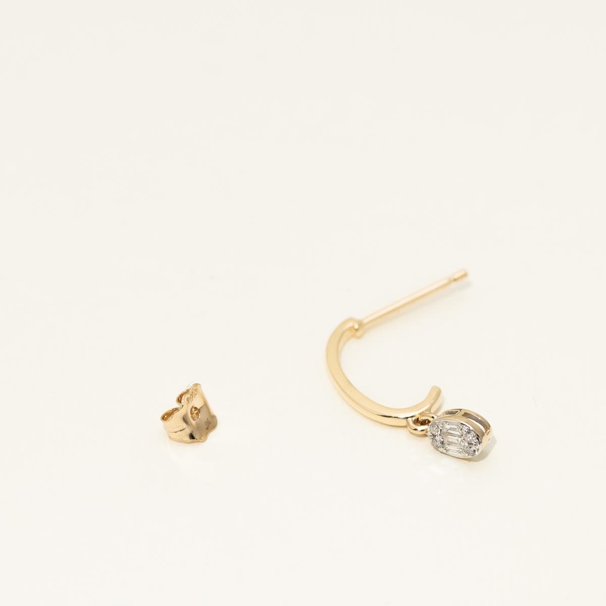 Diamond Drop Earrings in 10kt Yellow Gold (1/10ct tw)