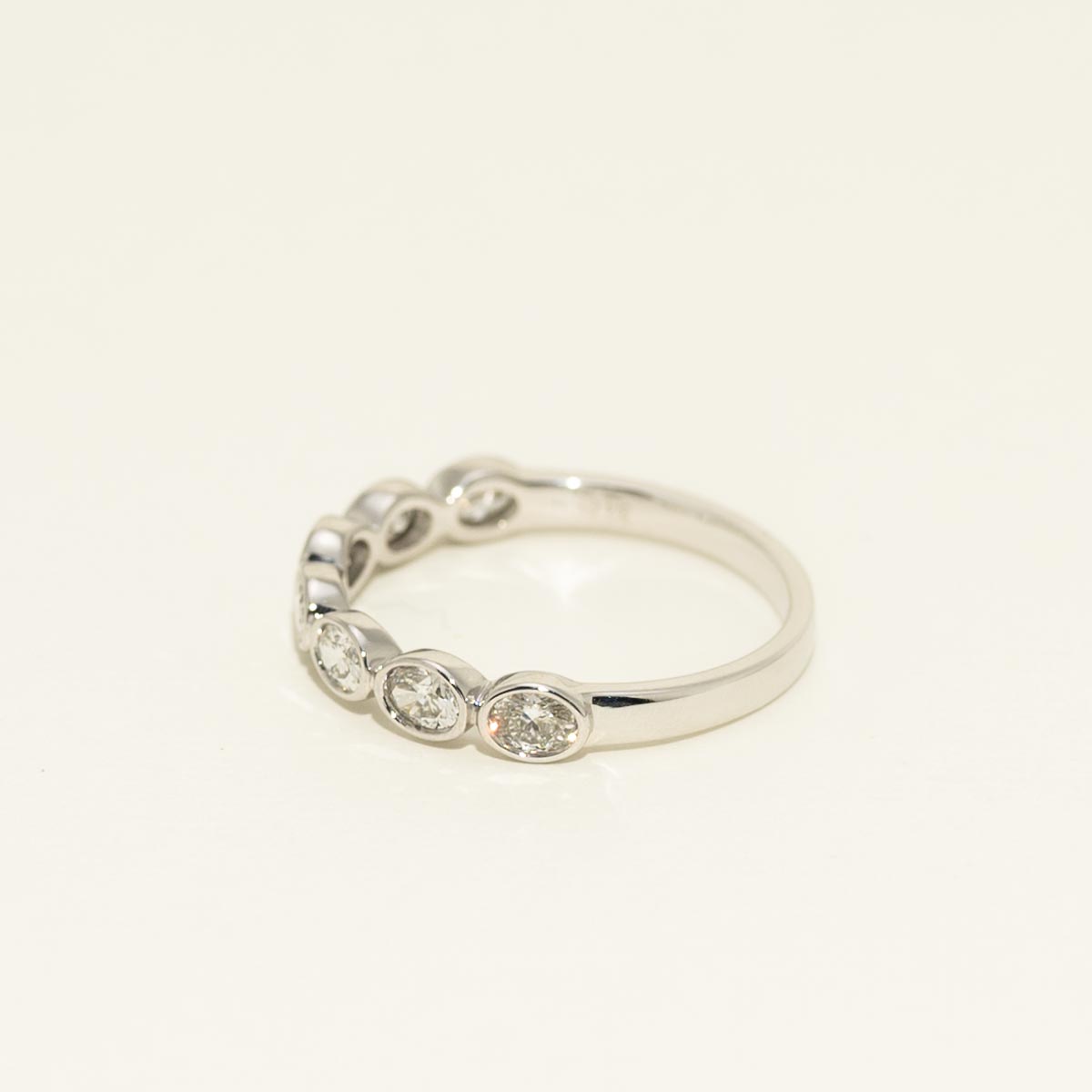 Oval Diamond Bezel Band in 14kt White Gold (3/4ct tw)