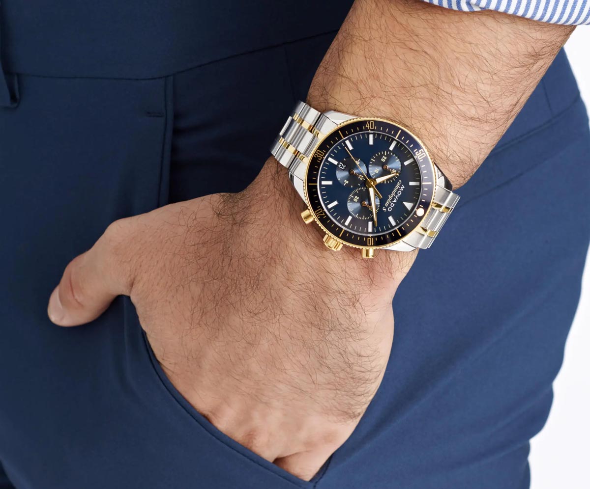 Movado Heritage Series Calendoplan S Mens Watch with Navy Blue Dial and Stainless Steel and Yellow Gold Toned Bracelet (Swiss quartz chronograph movement)