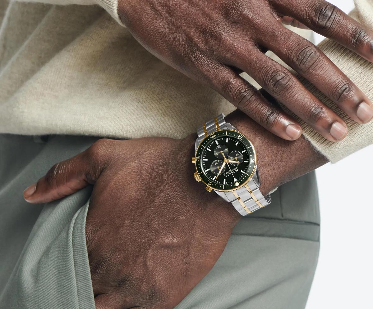 Movado Heritage Series Calendoplan S Mens Watch with Green Dial and Stainless Steel and Yellow Gold Toned Bracelet (Swiss quartz chronograph movement)