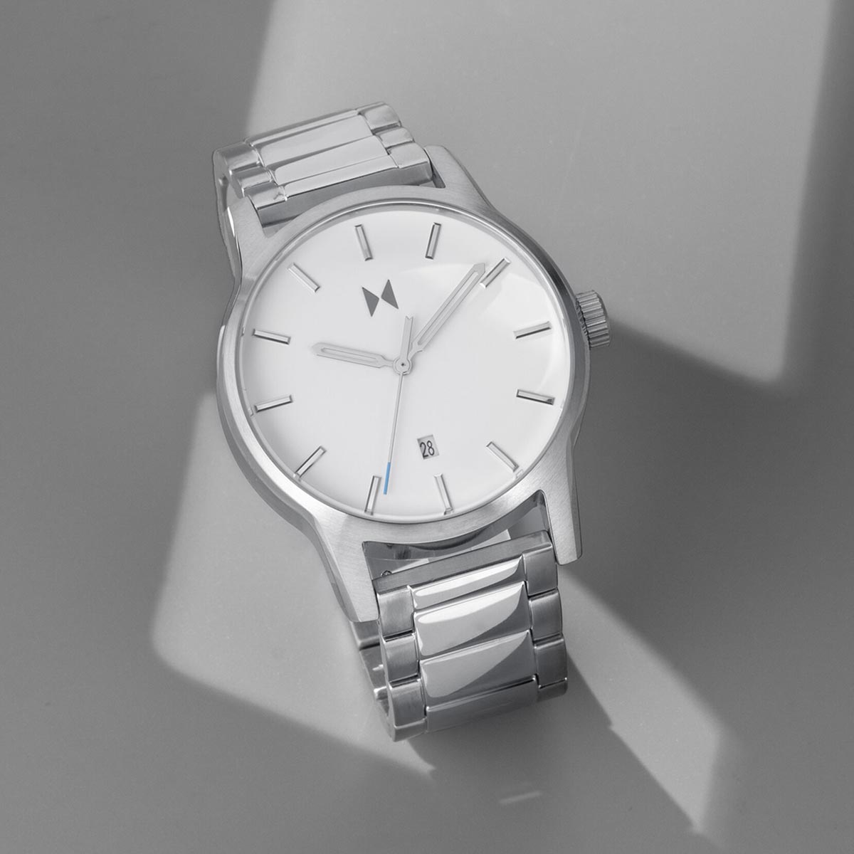 MVMT Classic II Mens Watch with White Dial and Stainless Steel Bracelet (quartz  movement)