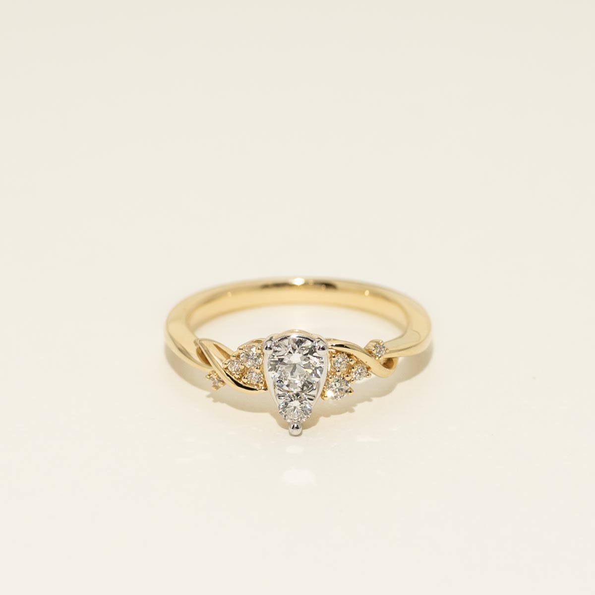 Diamond Pear Shaped Engagement Ring in 14kt Yellow Gold (1/2ct tw)