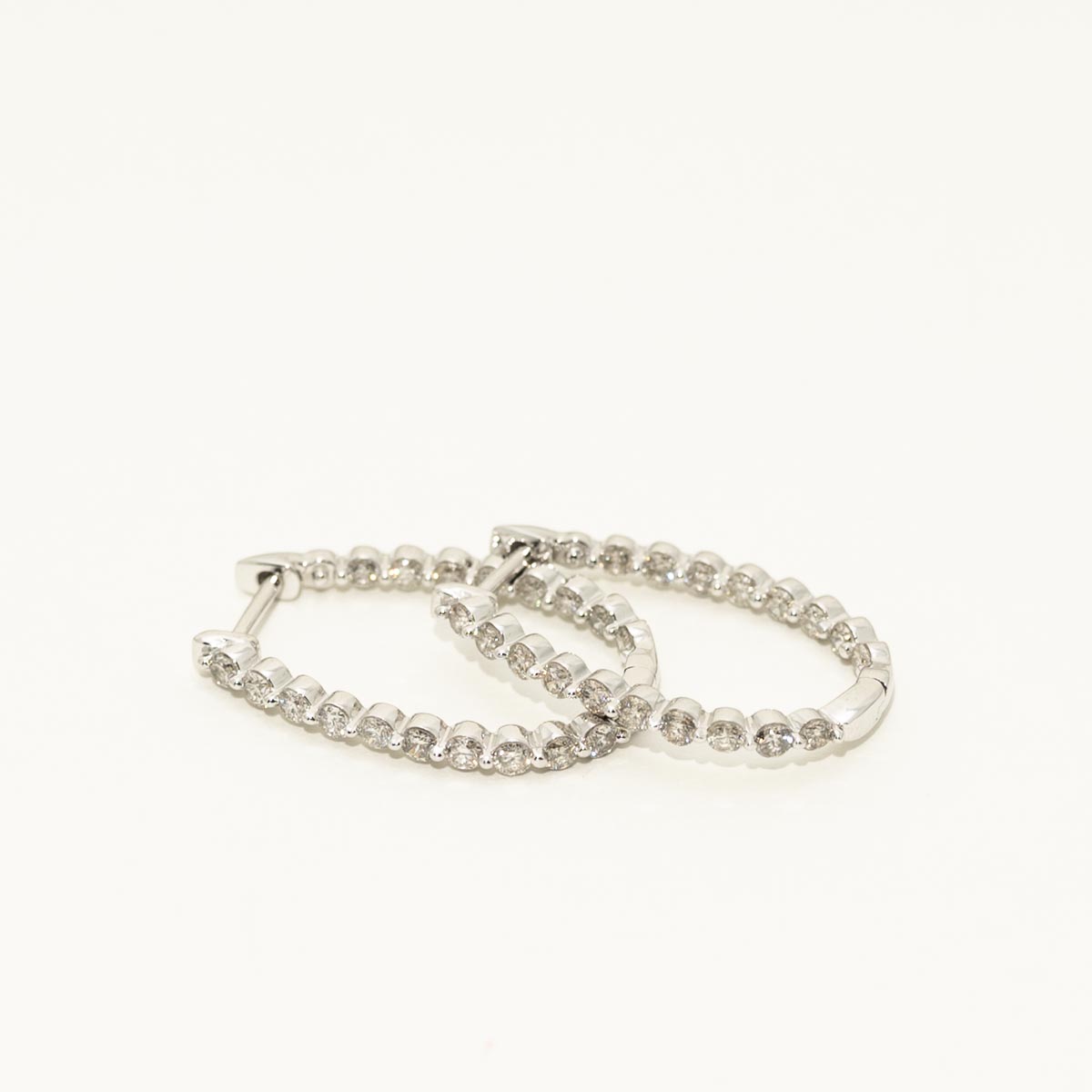 Diamond Oval Inside Out Hoop Earrings in 14kt White Gold (1ct tw)