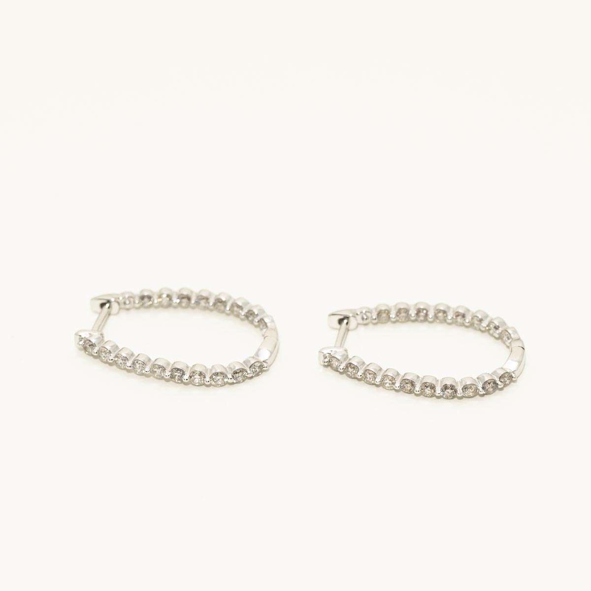 Diamond Oval Inside Out Hoop Earrings in 14kt White Gold (1ct tw)