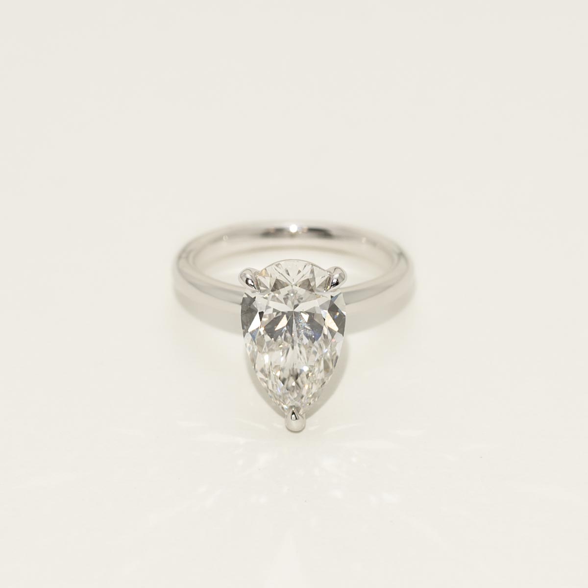 Lab Grown Pear Shape Diamond Engagement Ring in 14kt White Gold (4ct)