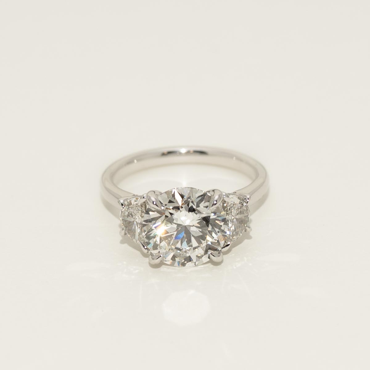 Lab Grown Round and Trapezoid Diamond Three Stone Engagement Ring in 14kt White Gold (4 1/3ct tw)