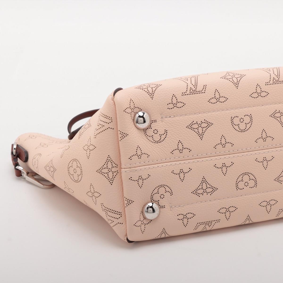 Pre Owned Louis Vuitton Mahina Hina PM Leather Handbag
