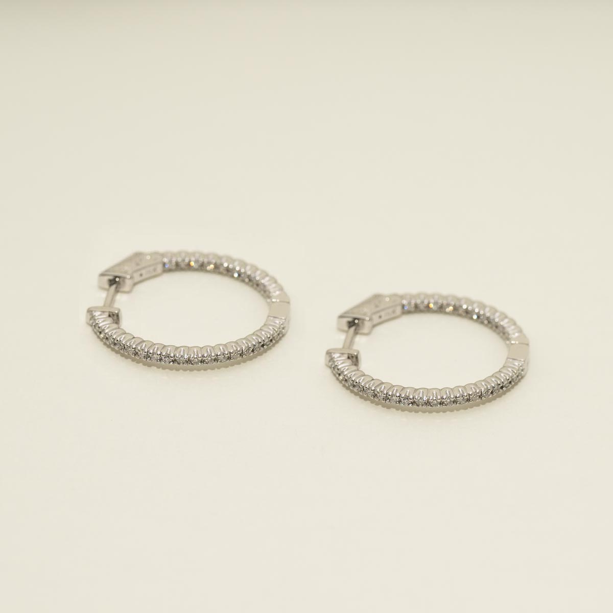 Diamond Inside Out Hoop Earrings in 14kt White Gold (1/2ct tw)