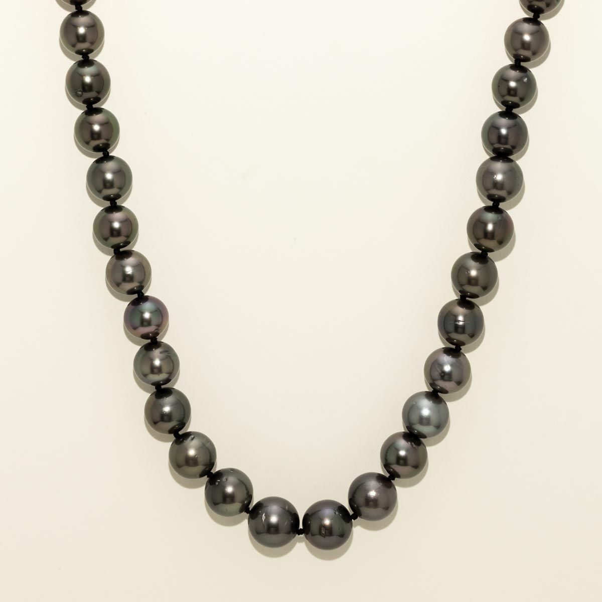 Black Tahitian Pearl Strand in 14kt White Gold (10mm pearls)