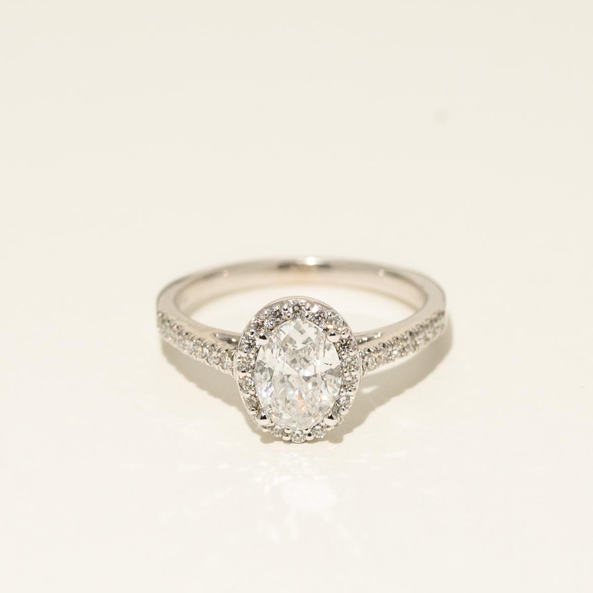 Oval Diamond Halo Engagement Ring in 14kt White Gold (1 1/4ct tw)