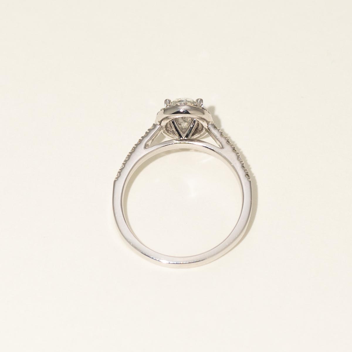 Oval Diamond Halo Engagement Ring in 14kt White Gold (1 1/4ct tw)