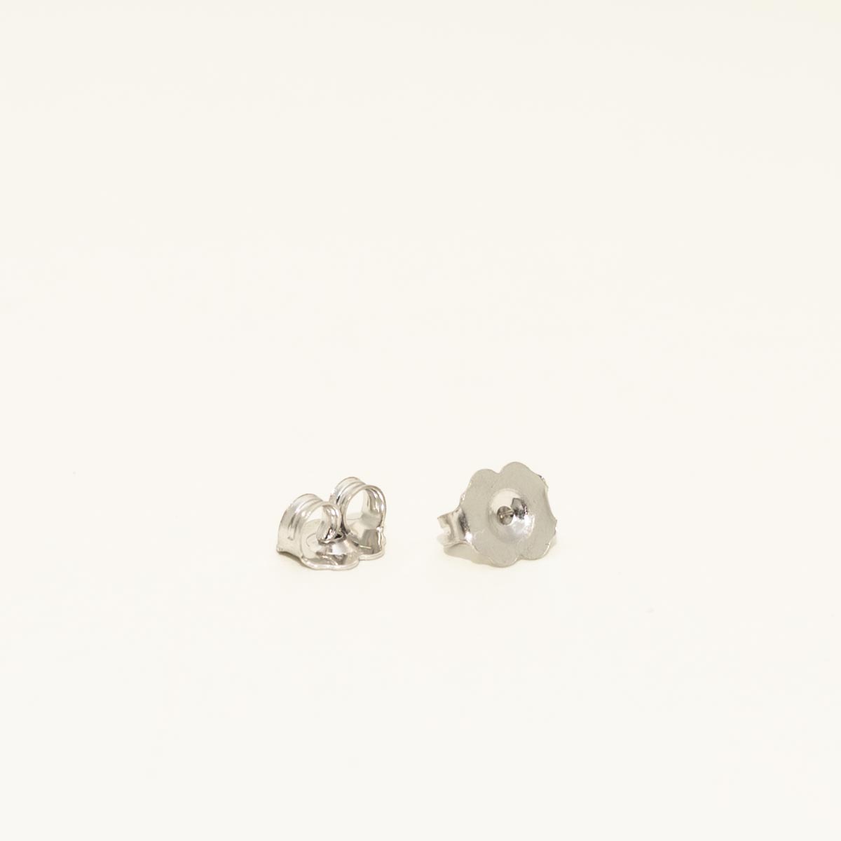 Amethyst Princess Cut Stud Earrings in 14kt White Gold (4mm)
