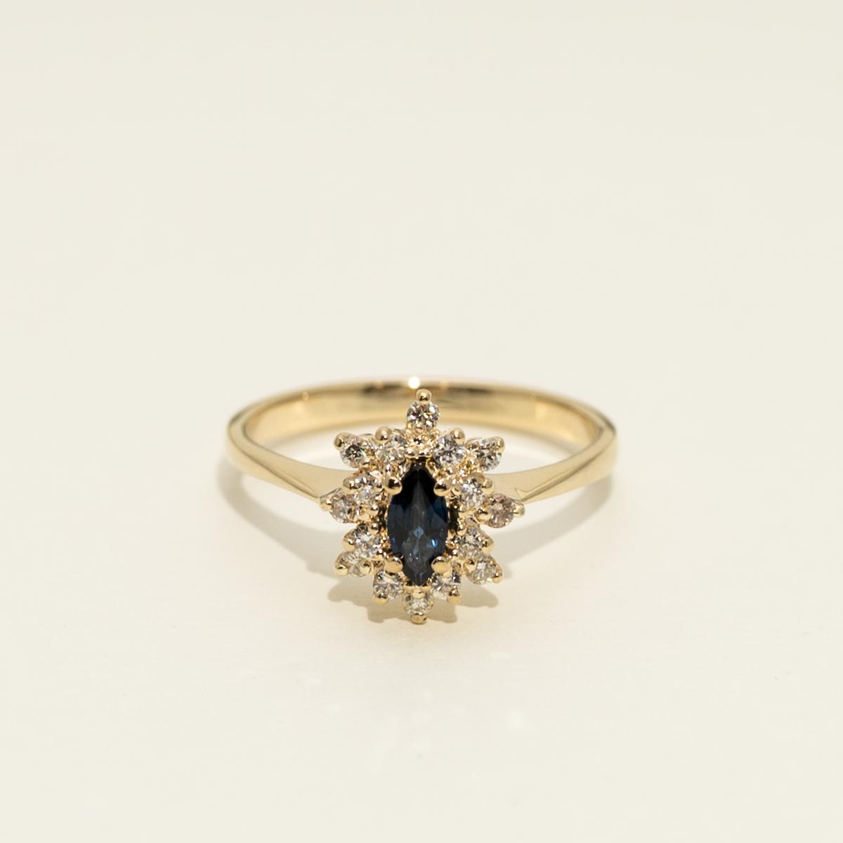 Estate Marquise Sapphire Ring in 14kt Yellow Gold with Diamonds (1/10ct tw)