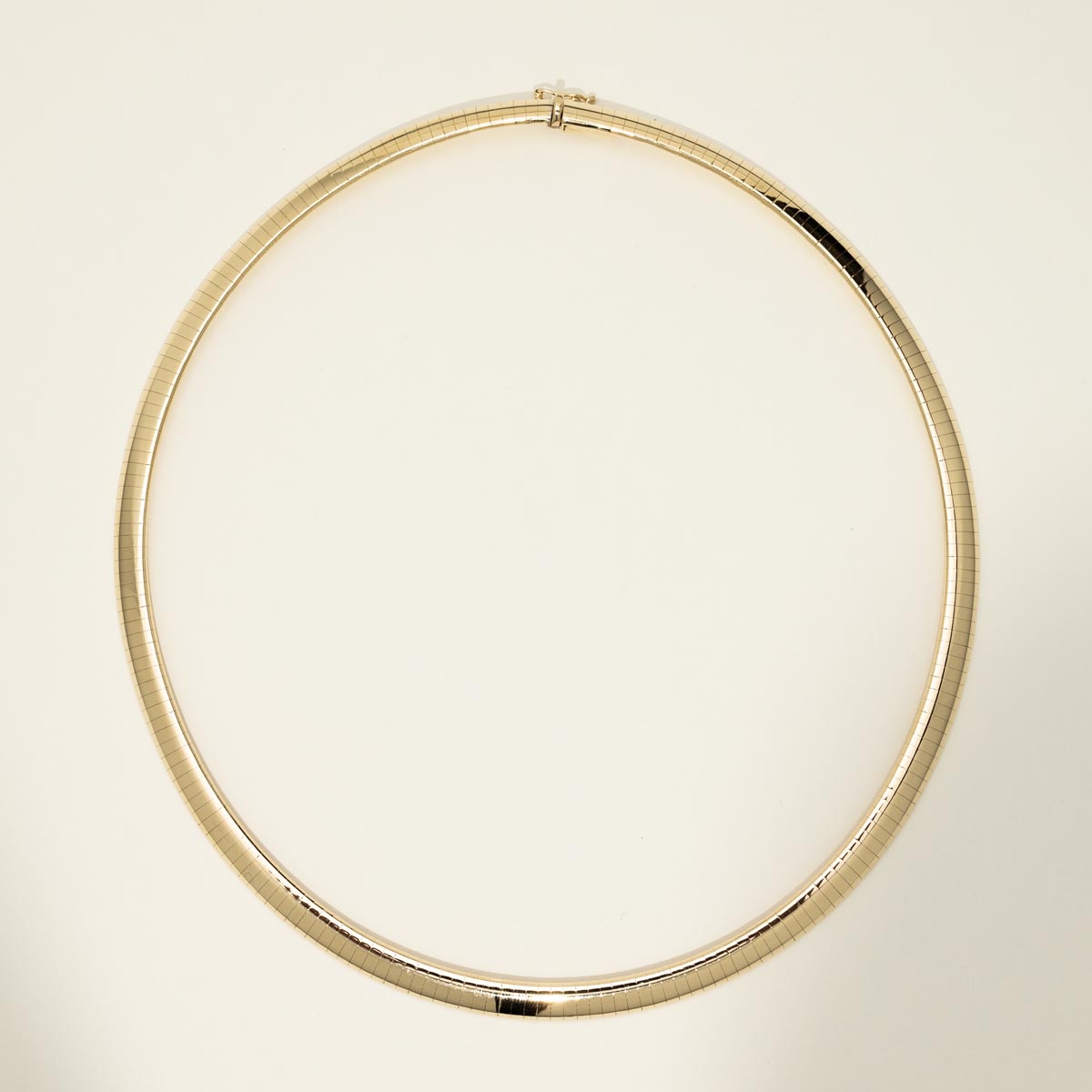 Estate Omega Chain Necklace in 14kt Yellow Gold (18 inches and 7mm wide)