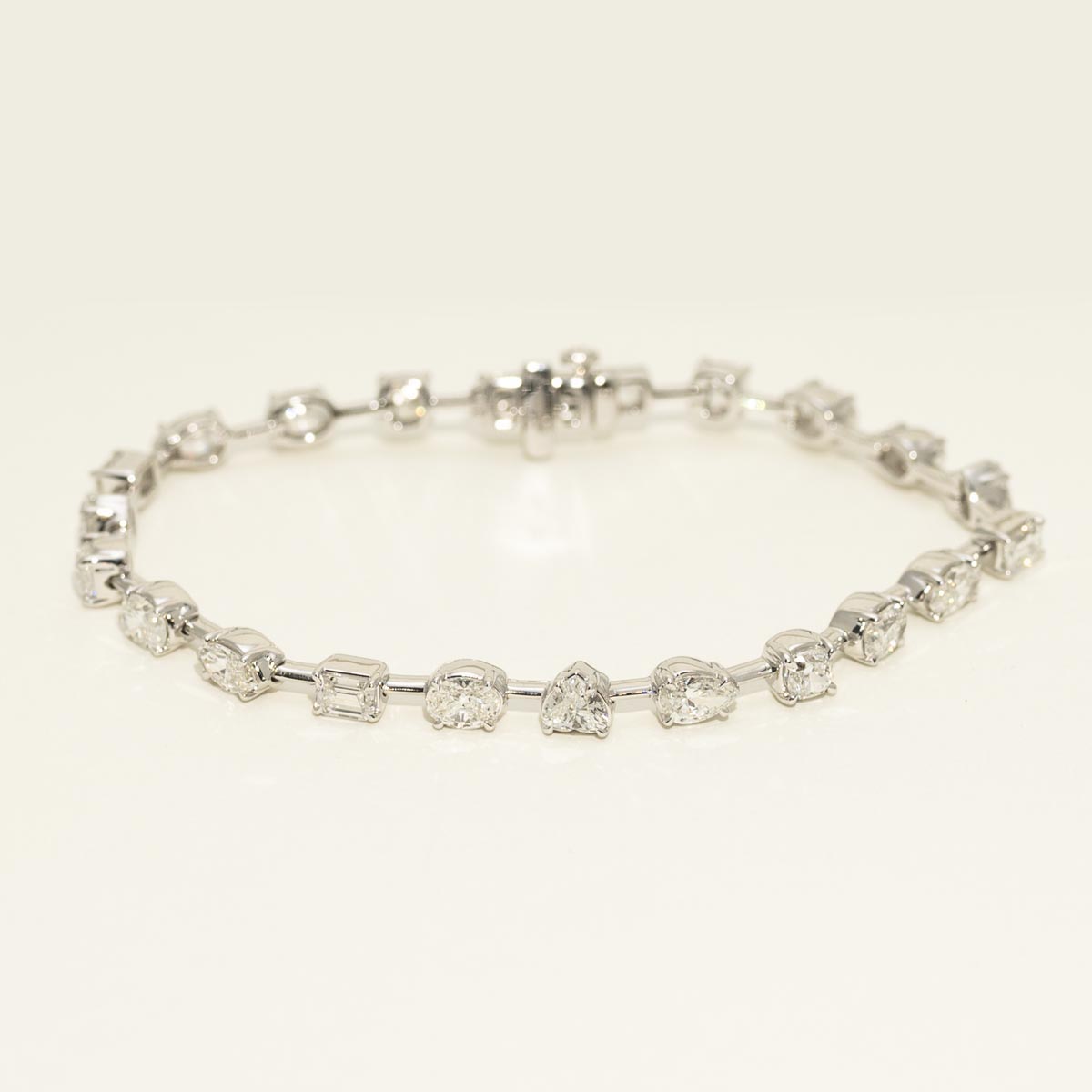 Multi Shape Diamond Tennis Bracelet in 18kt White Gold (6 5/8ct tw)