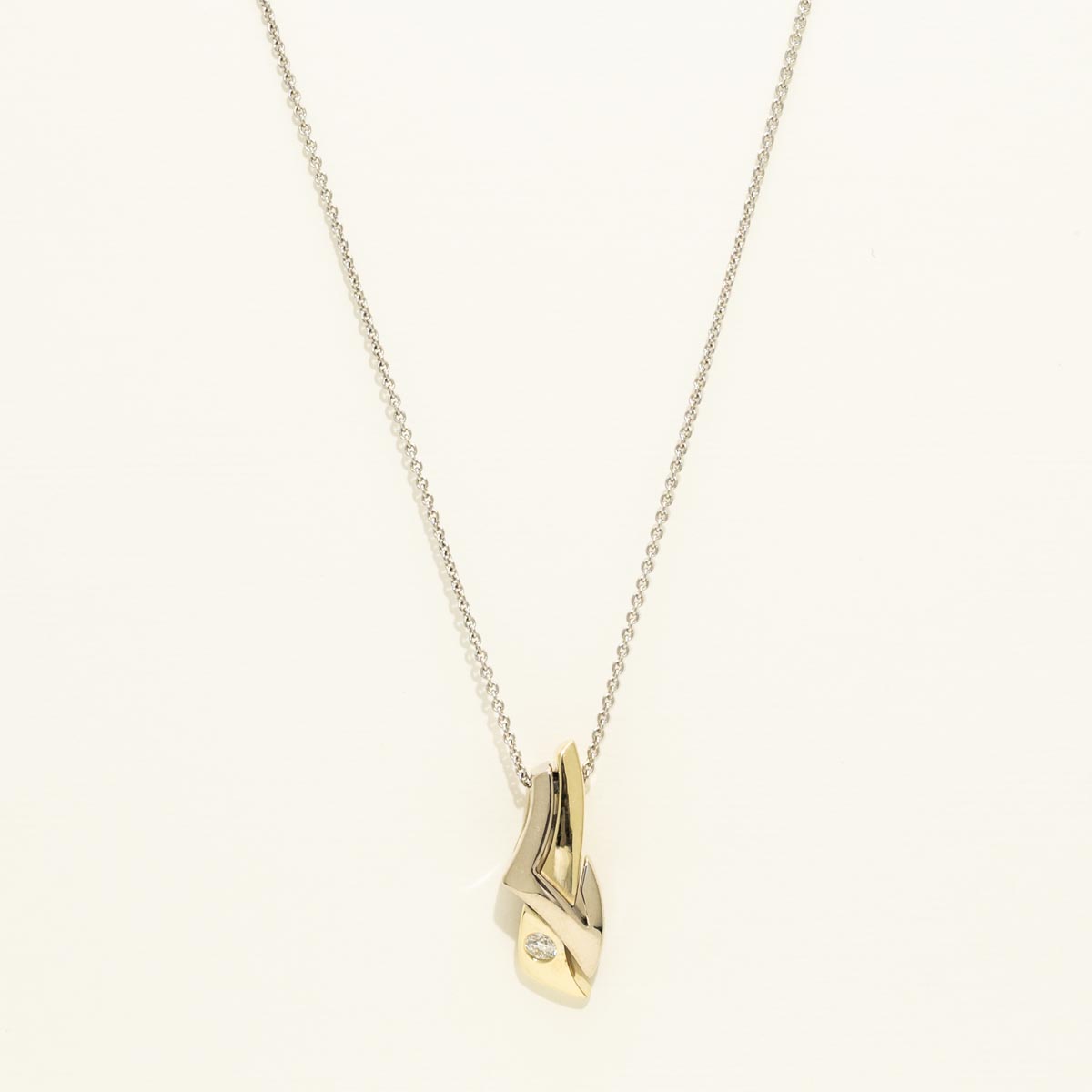 Estate Diamond Fashion Necklace in 14kt Yellow and White Gold (1/10ct tw)