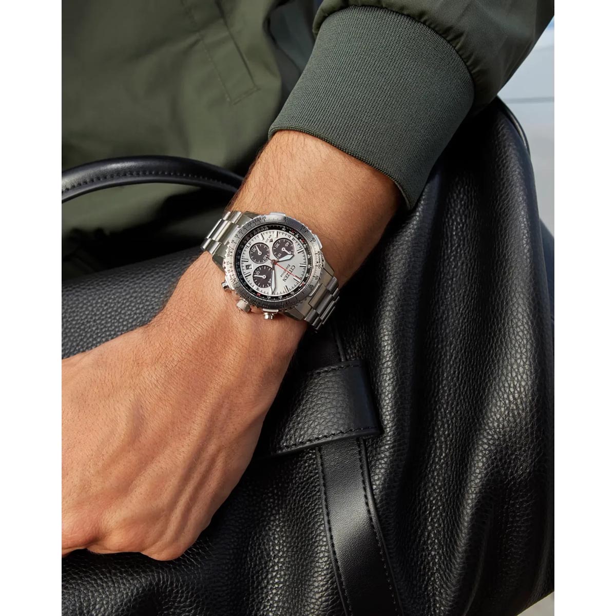 Citizen Promaster Navihawk
Mens Watch with White Dial and Stainless Steel Bracelet (eco-drive movement)