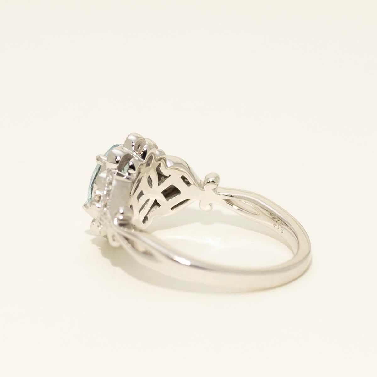 Oval Aquamarine Ring in 10kt White Gold with Diamonds (1/7ct tw)