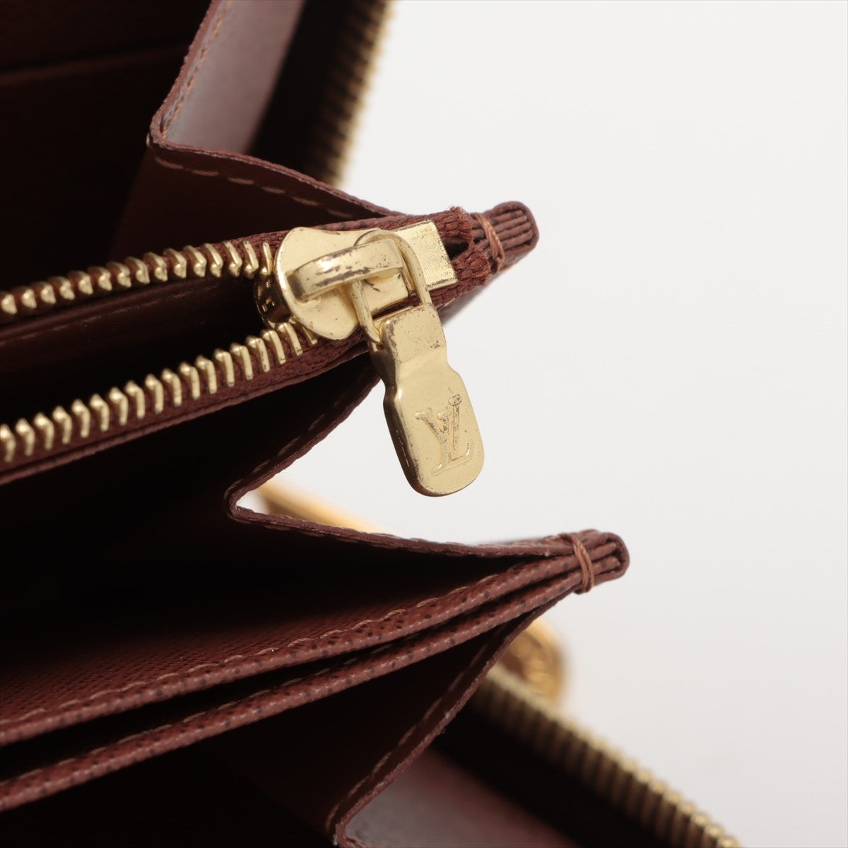 Pre Owned Louis Vuitton Monogram Canvas Zippy Wallet