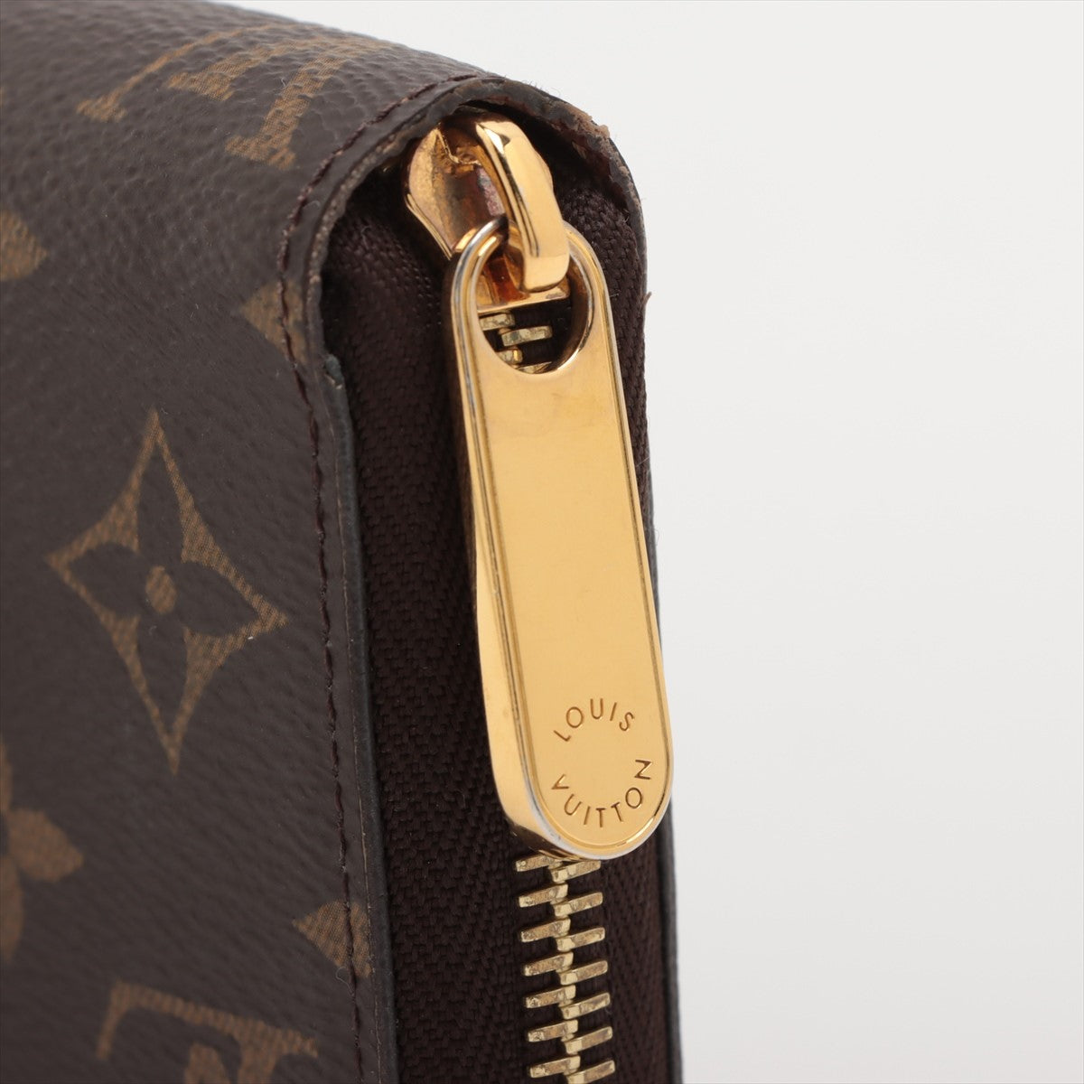 Pre Owned Louis Vuitton Monogram Canvas Zippy Wallet
