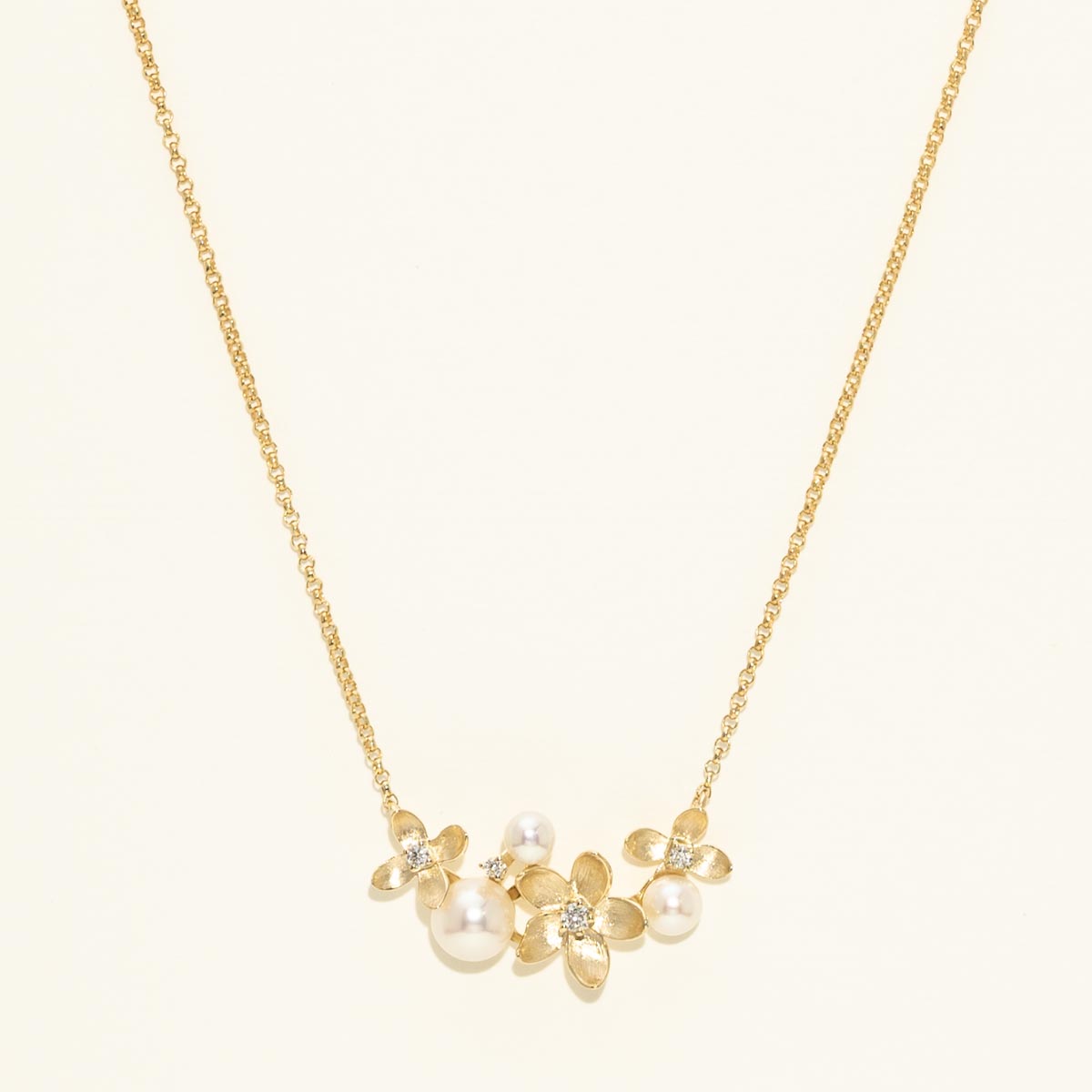 Cultured Freshwater Pearl Flower Necklace in 14kt Yellow Gold with Diamonds (1/20ct tw and 3-5mm pearls)