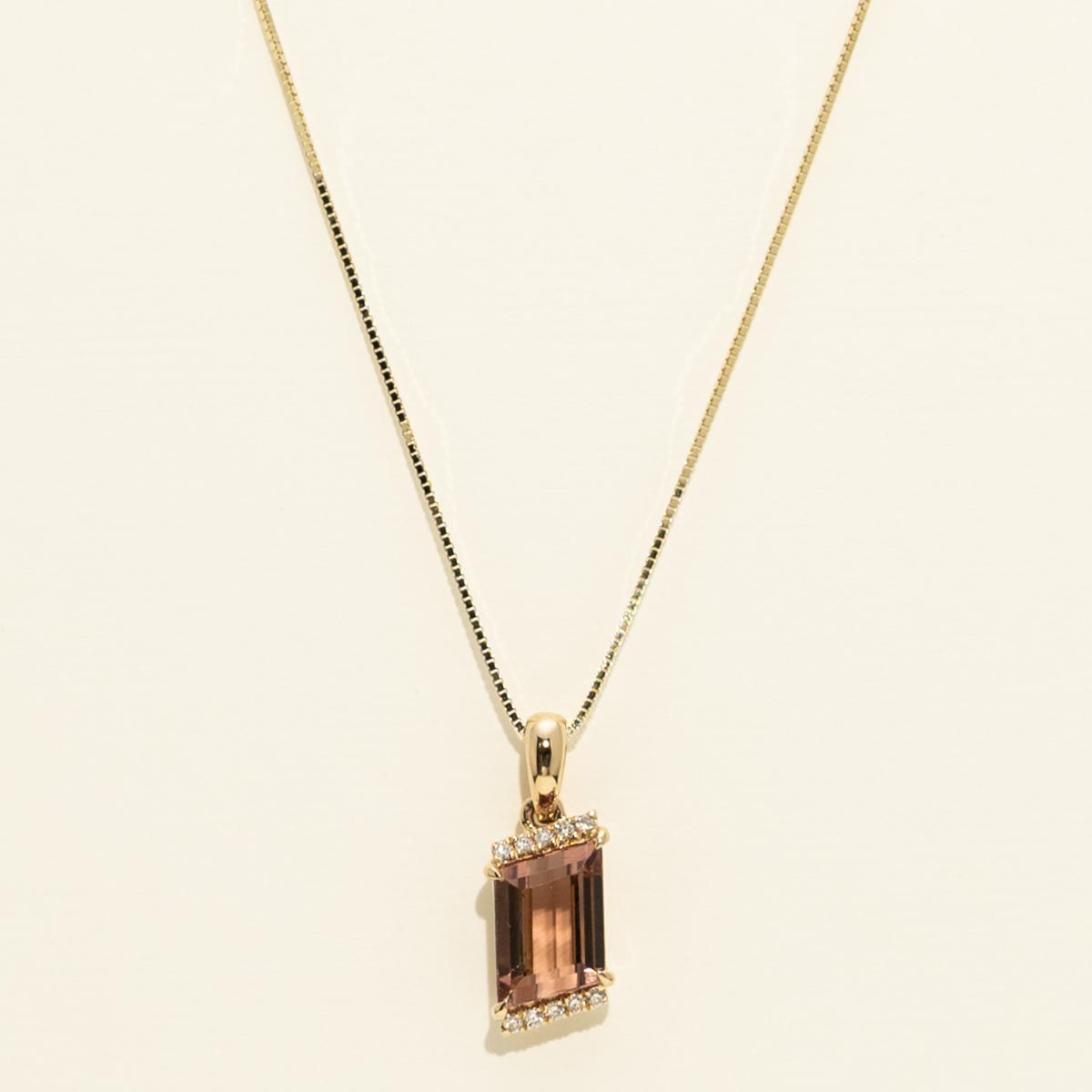 Maine Pink Tourmaline Necklace in 14kt Yellow Gold with Diamonds (1/20ct tw)