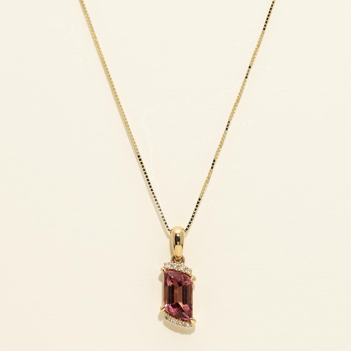 Maine Pink Tourmaline Necklace in 14kt Yellow Gold with Diamonds (.04ct tw)